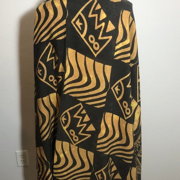 ✨ Statement Black & Gold Tribal Print Shawl Wrap – Boho Luxe & Versatile - Picture 9 of 11